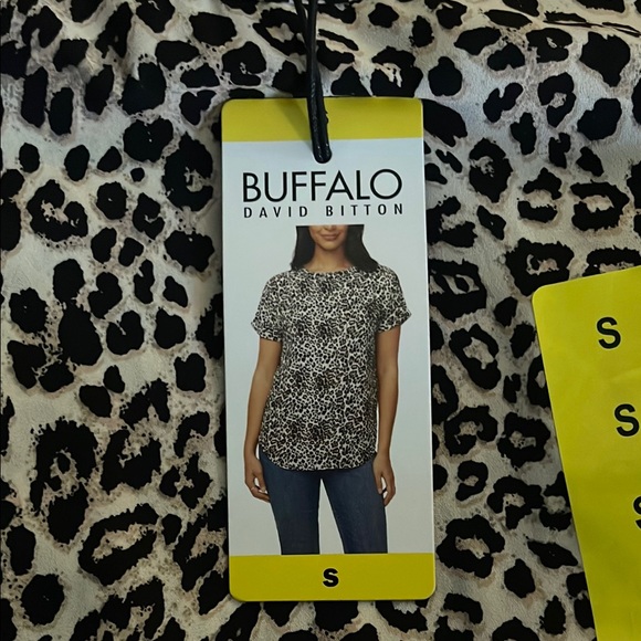 Buffalo David Bitton Relaxed Short Sleeve Blouse in Black and Brown - Picture 2 of 5